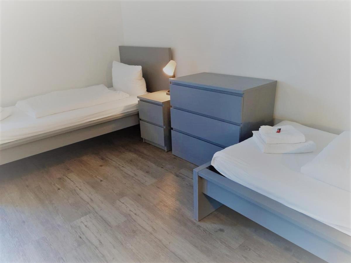 Mehrbett-Apartment 1 Citynah, Einfache Ausstattung Hamburg Kültér fotó